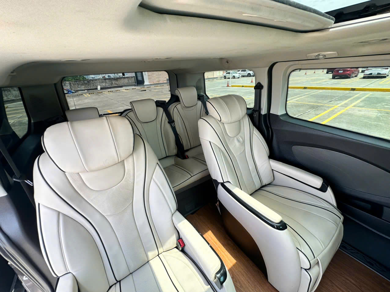 Ford Tourneo Limousine - ảnh 7