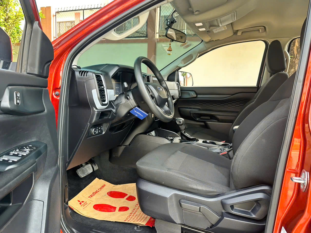 Ford Ranger XLS AT 4x4 - ảnh 13