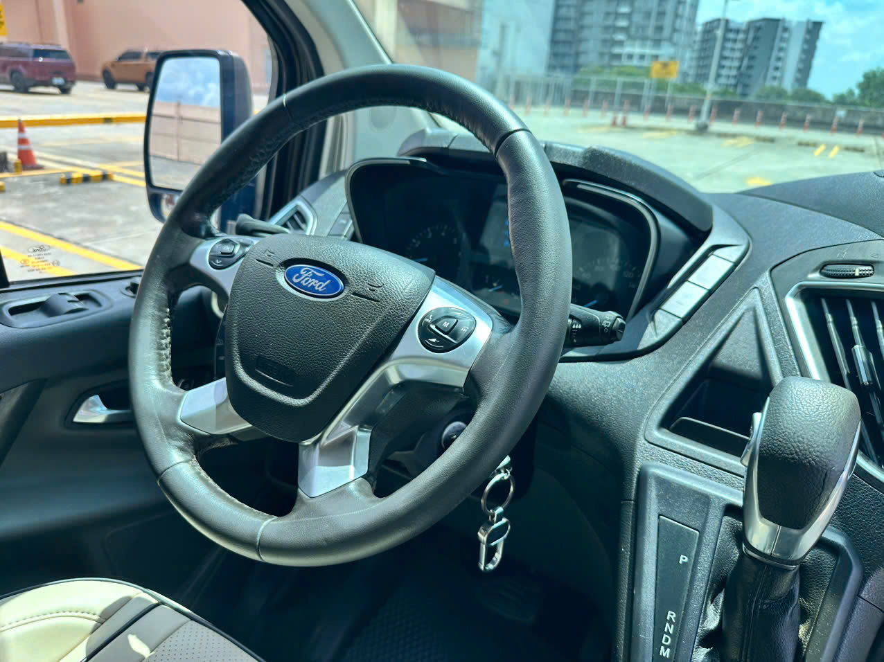 Ford Tourneo Limousine - ảnh 12