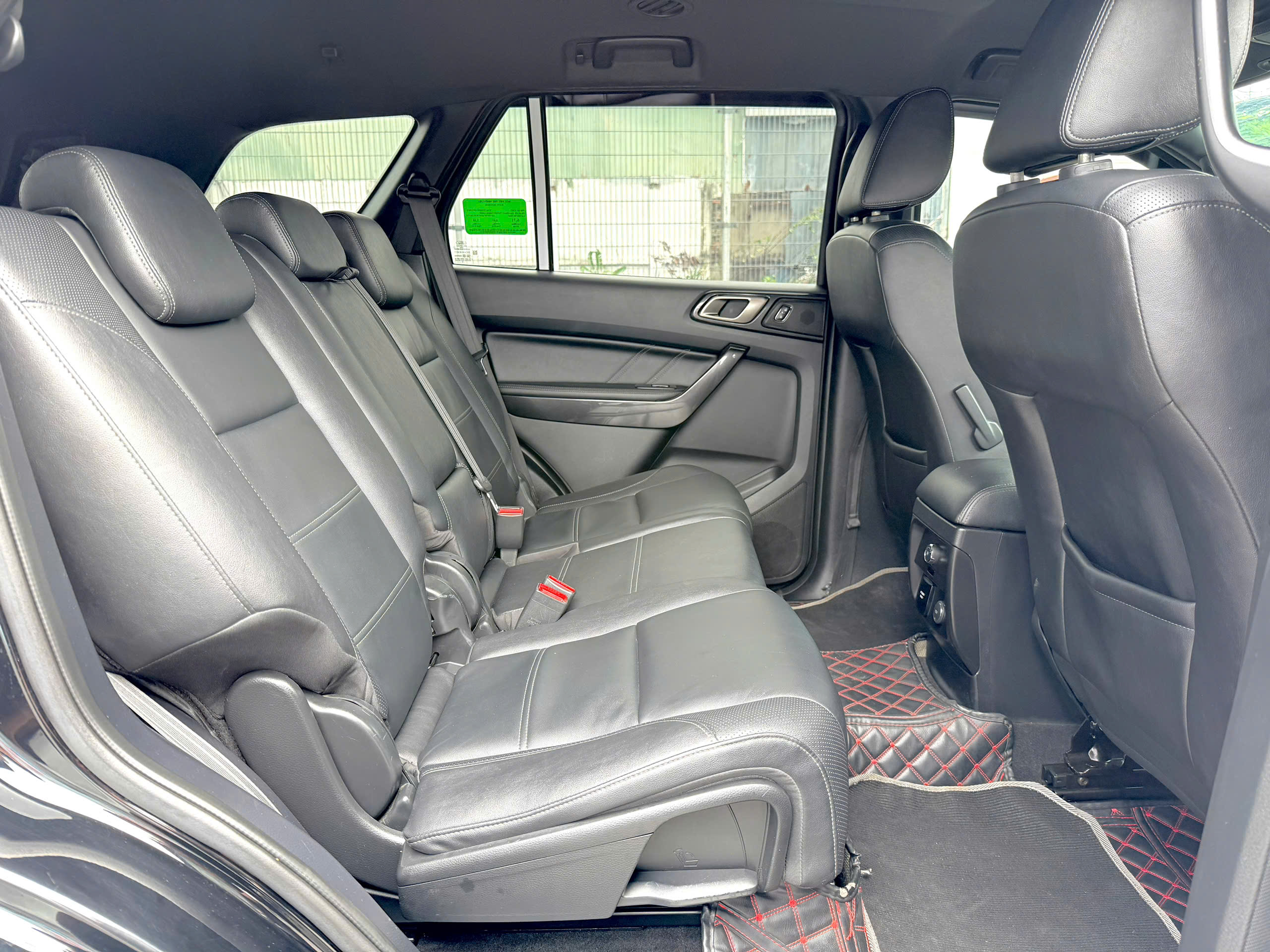 Ford Everest Titanium 4x2 - ảnh 4