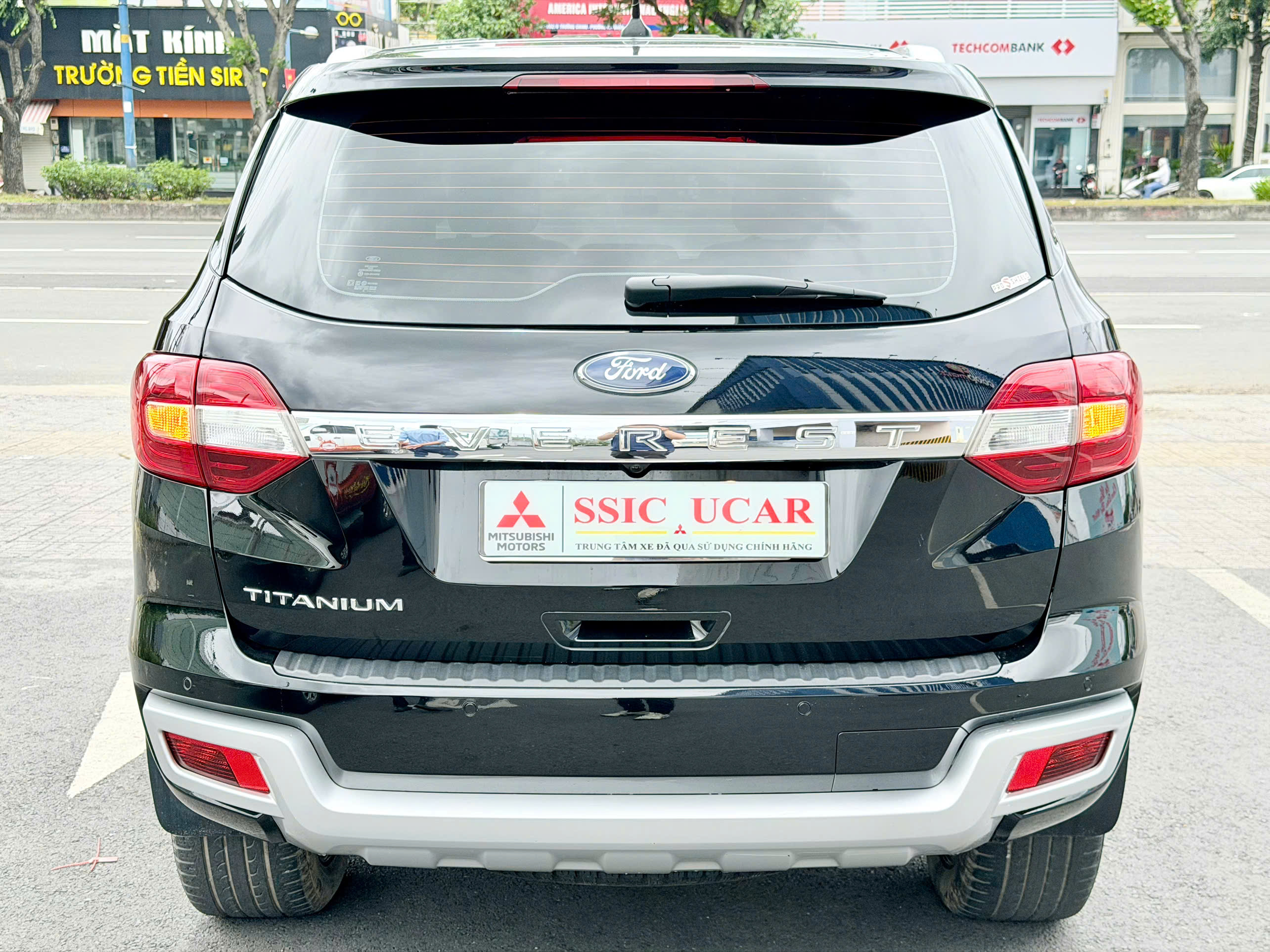 Ford Everest Titanium 4x2 - ảnh 7
