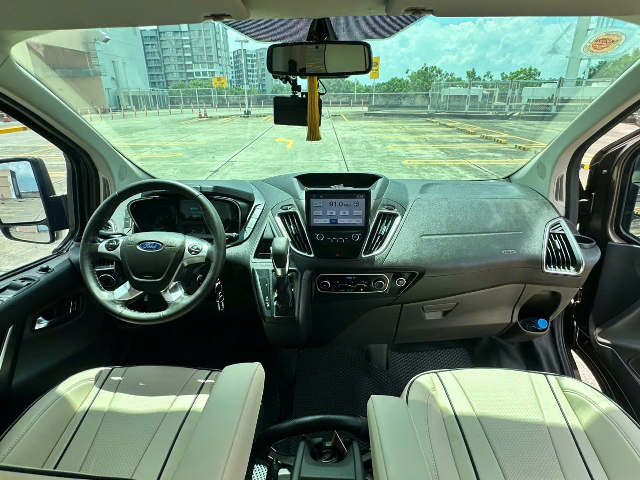 Ford Tourneo Limousine - ảnh 15