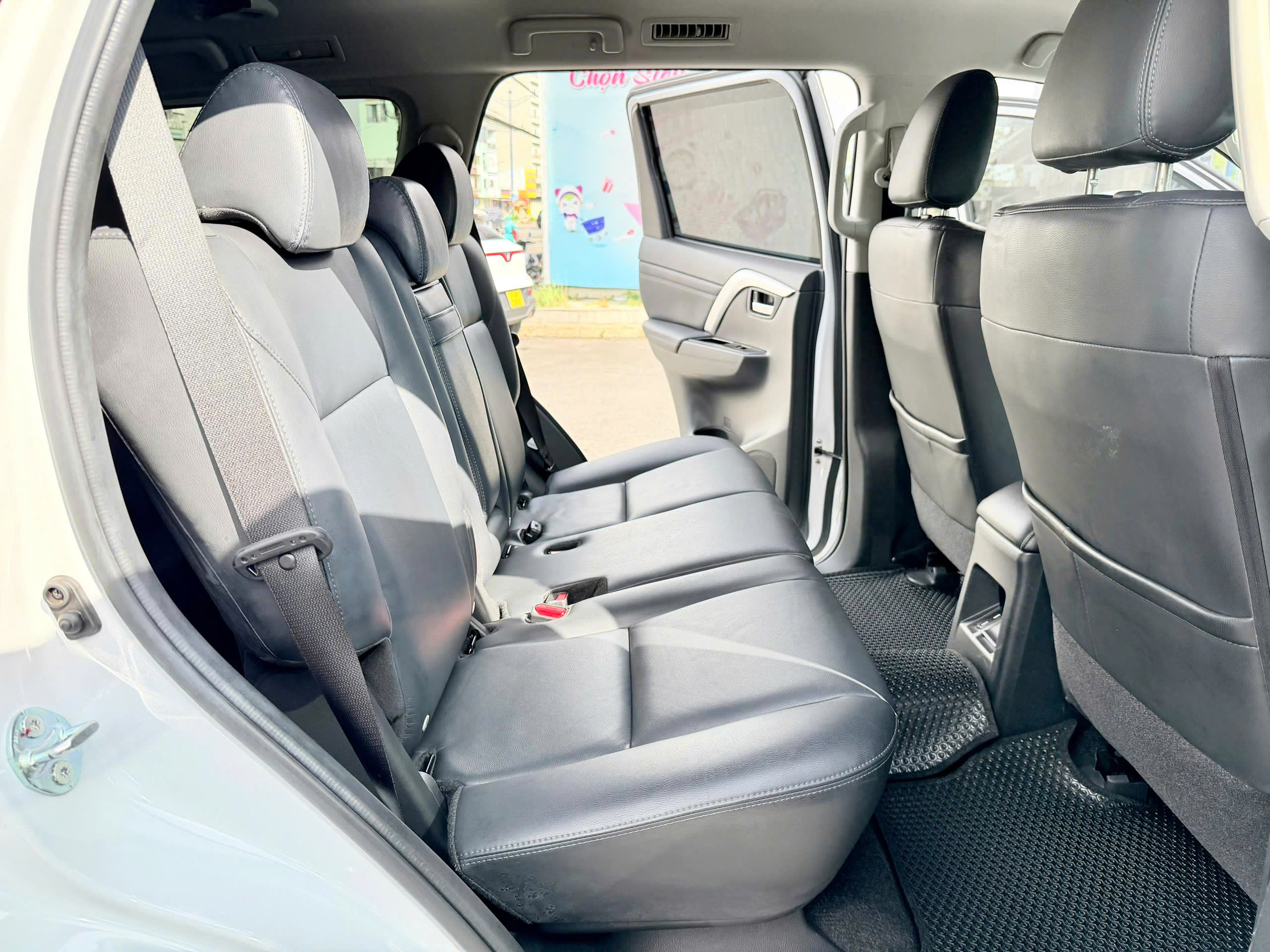 Pajero 2.4L 4x4 Dầu - ảnh 7