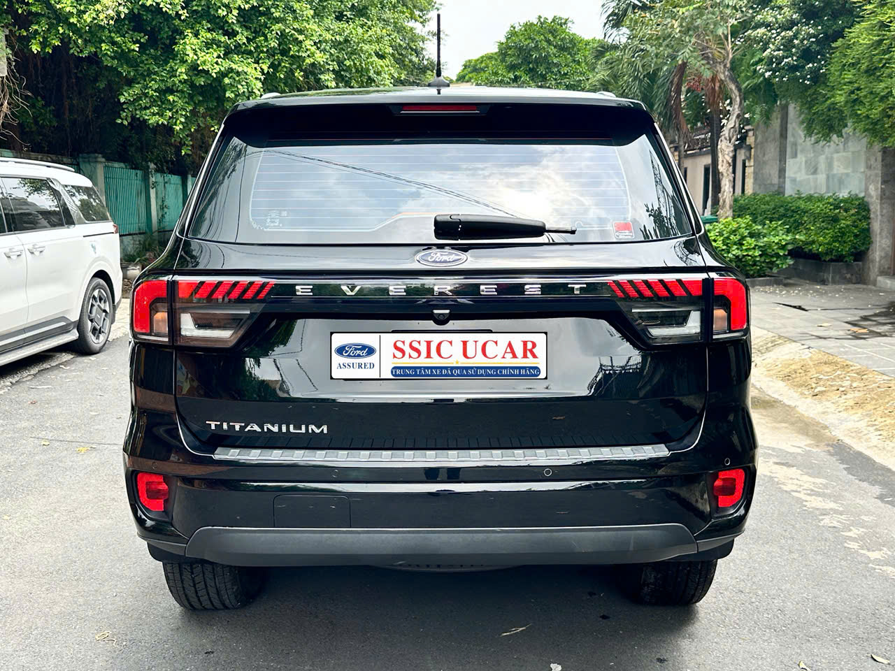 Ford Everest Titanium 4x2 - ảnh 5