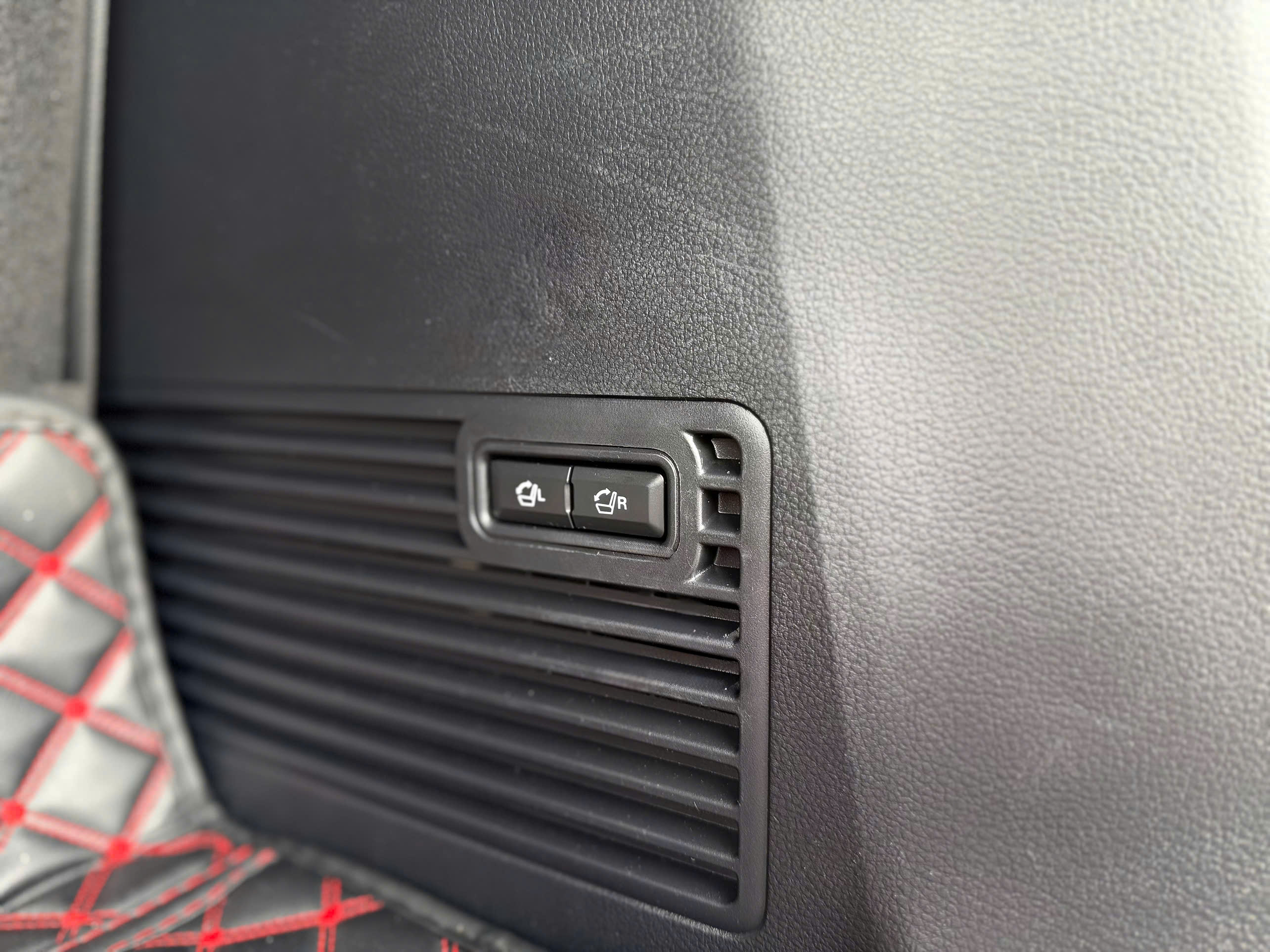 Ford Everest Titanium 4x2 - ảnh 10